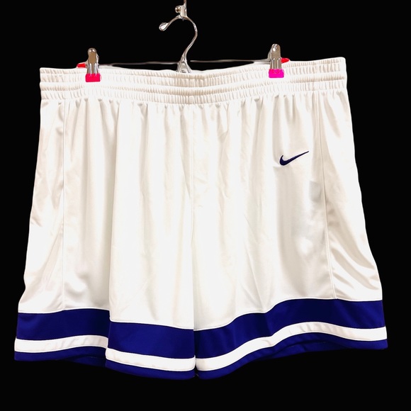 NWT Nike Women's Shorts Dri-Fit  White/Purple Basketball 932198-110 Plus Sz 3XL - Picture 1 of 5